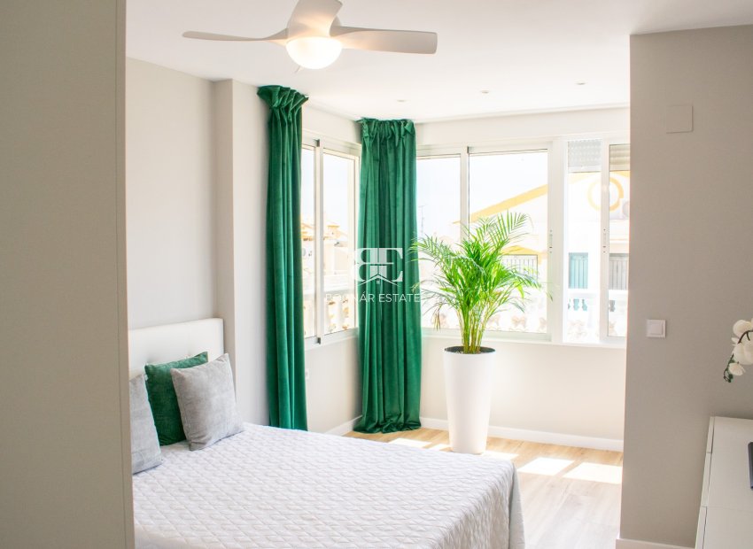 Resale - Townhouse -
Orihuela Costa - Punta Prima