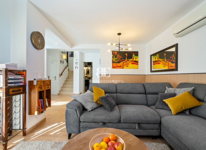 Resale - Townhouse -
Orihuela Costa - Villamartín