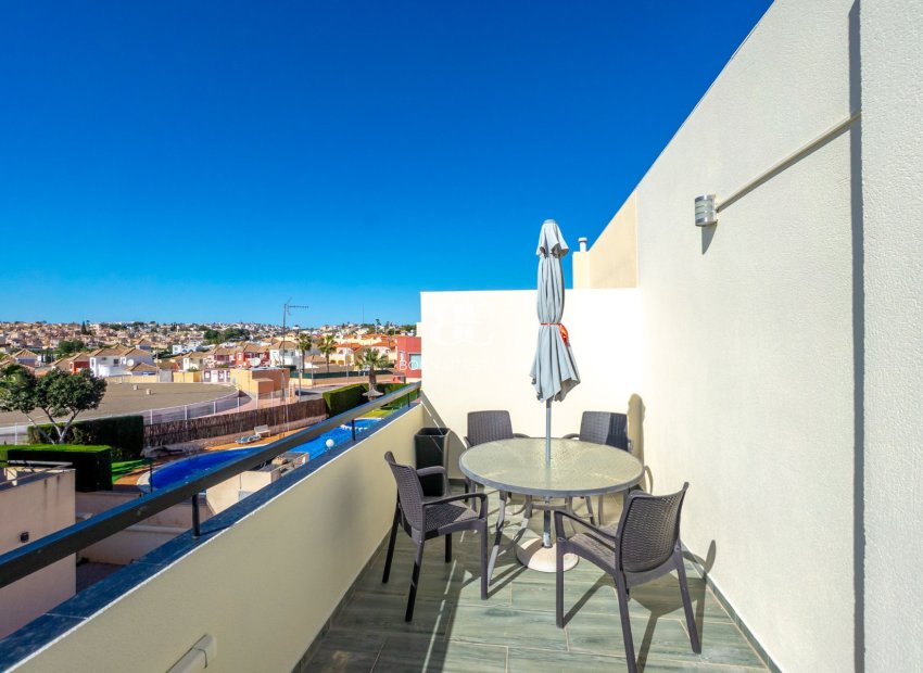 Resale - Townhouse -
Orihuela Costa - Villamartín