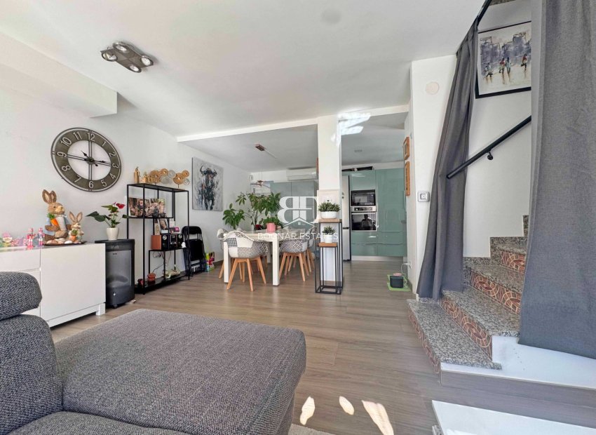 Resale - Townhouse -
Orihuela Costa - Villamartín