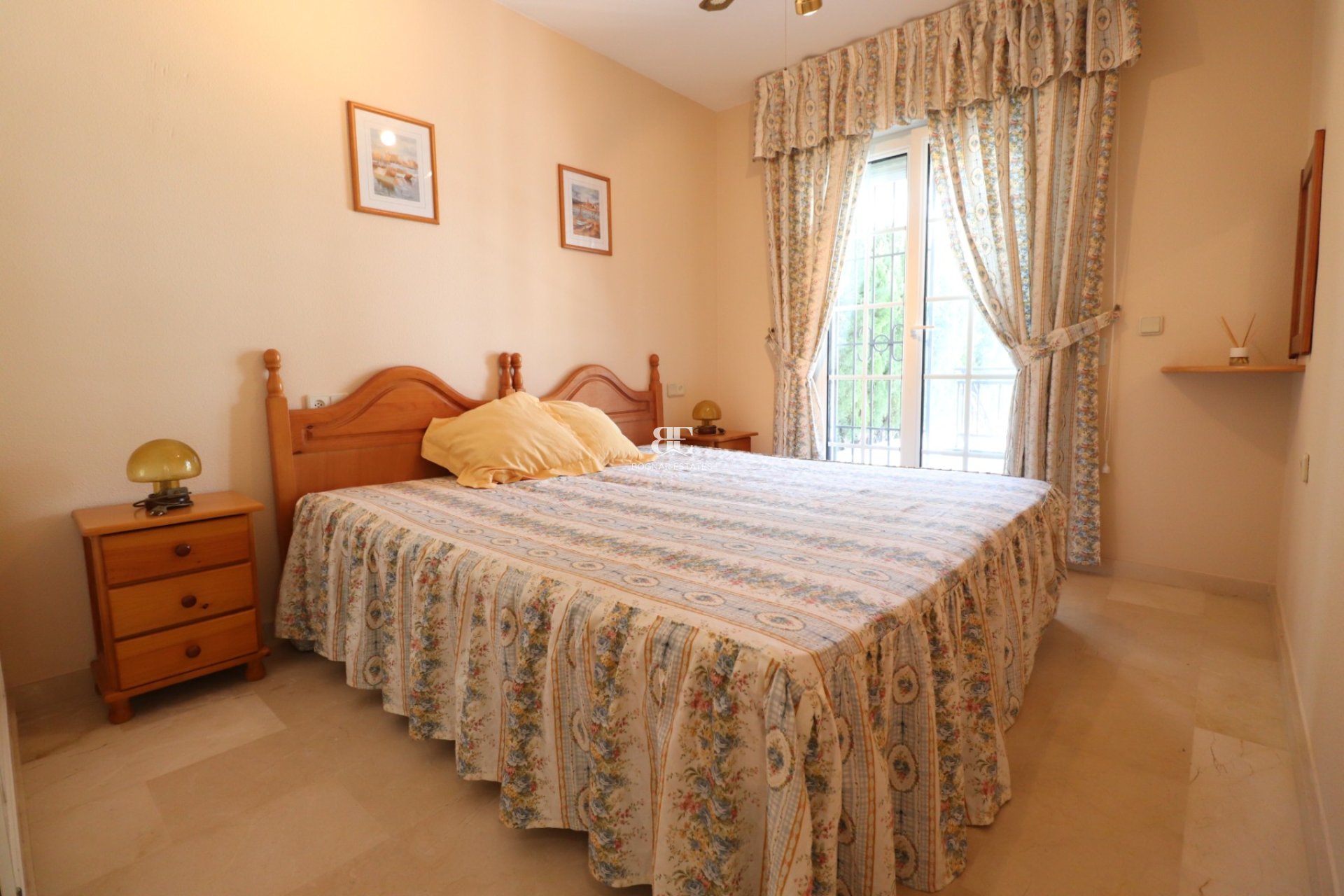 Resale - Townhouse -
Orihuela Costa - Villamartín