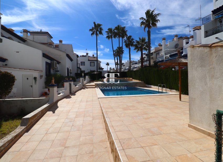 Resale - Townhouse -
Orihuela Costa - Villamartín