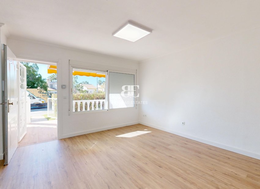 Resale - Townhouse -
Orihuela Costa - Villamartín