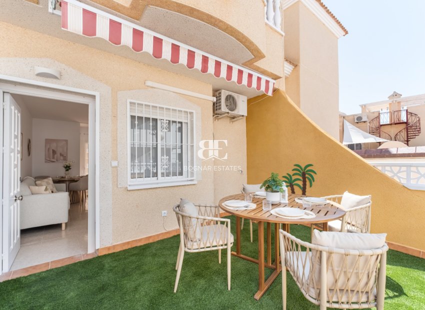 Resale - Townhouse -
Orihuela Costa - Villamartín