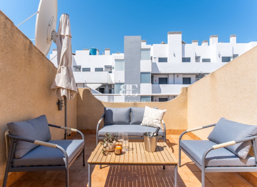 Resale - Townhouse -
Orihuela Costa - Villamartín