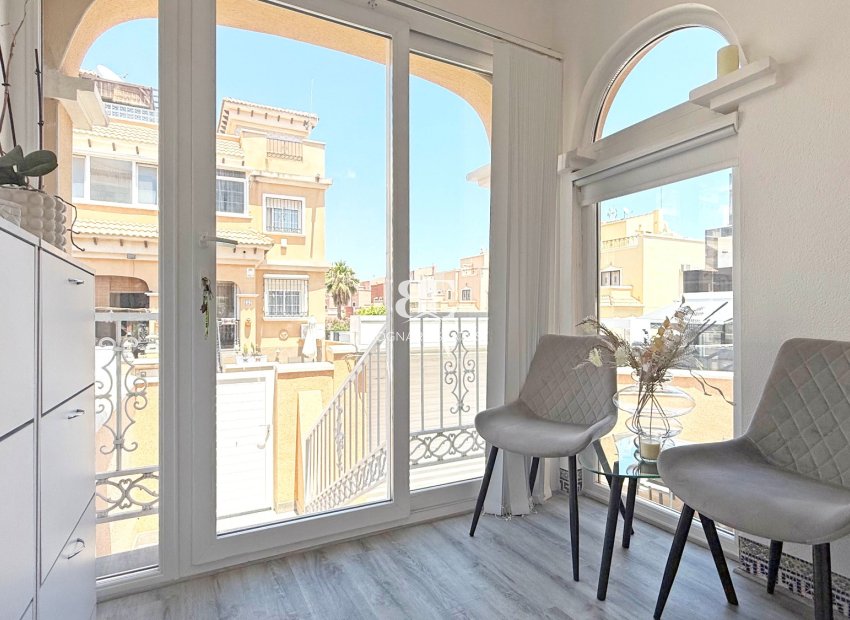 Resale - Townhouse -
Orihuela Costa - Villamartín