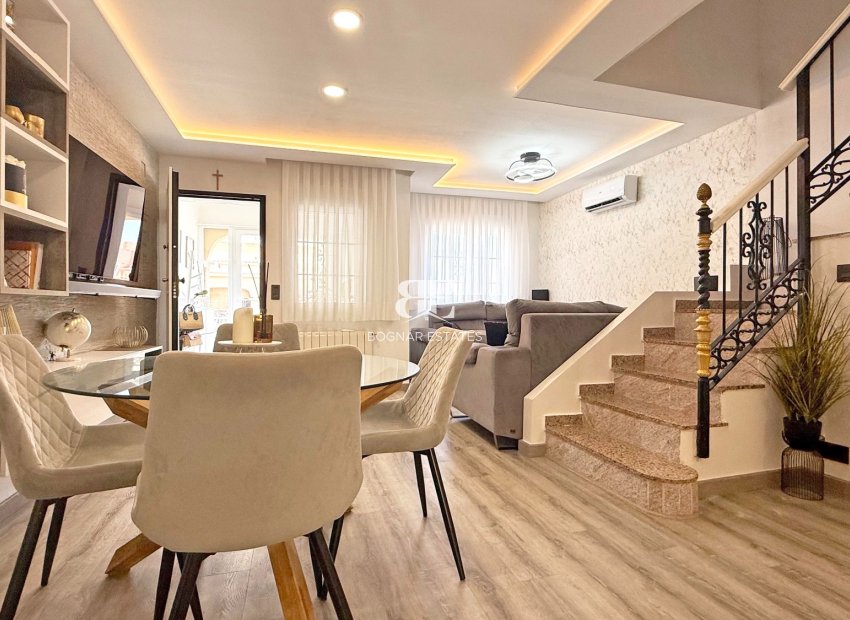 Resale - Townhouse -
Orihuela Costa - Villamartín