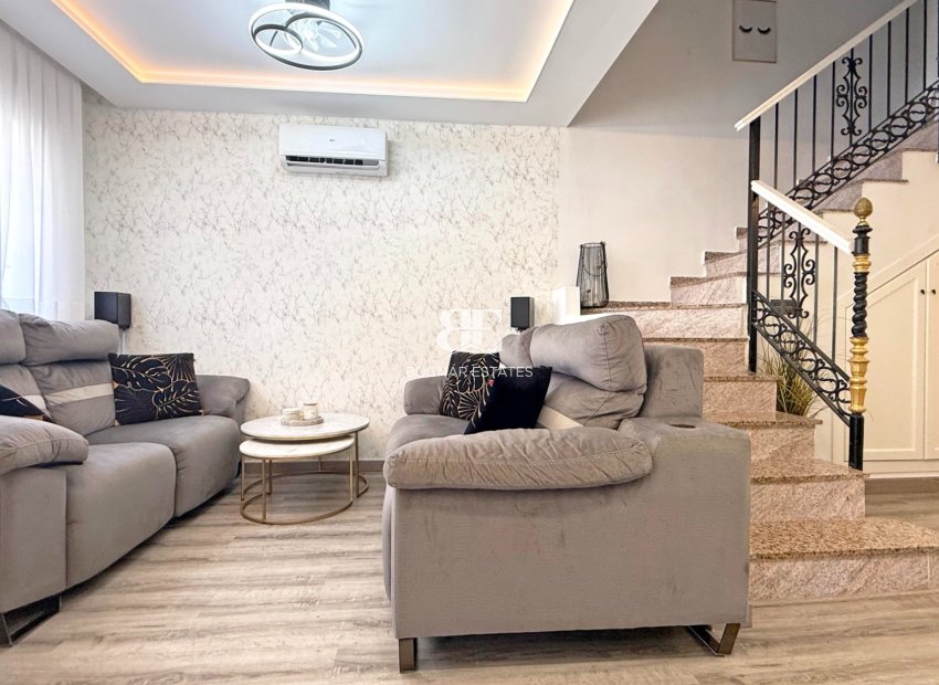 Resale - Townhouse -
Orihuela Costa - Villamartín