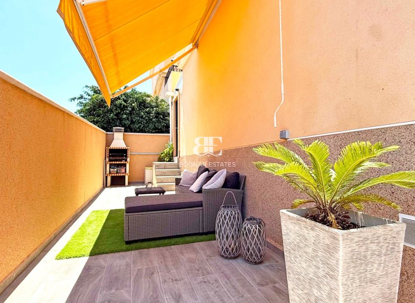 Resale - Townhouse -
Orihuela Costa - Villamartín