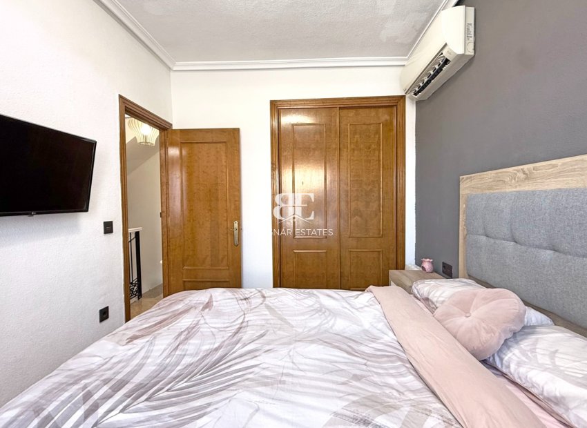 Resale - Townhouse -
Orihuela Costa - Villamartín