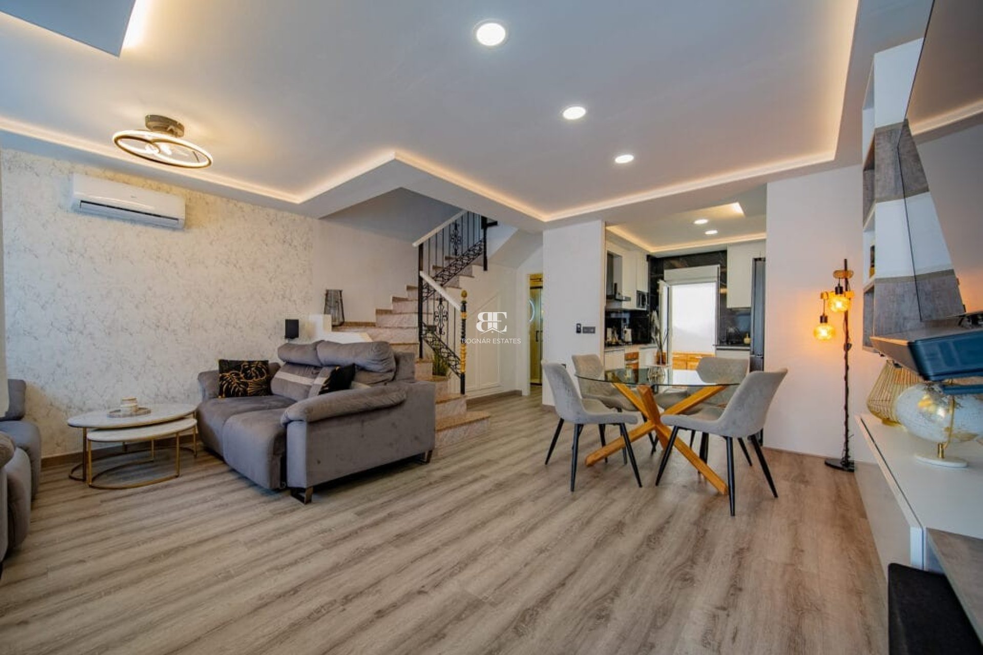 Resale - Townhouse -
Orihuela Costa - Villamartín
