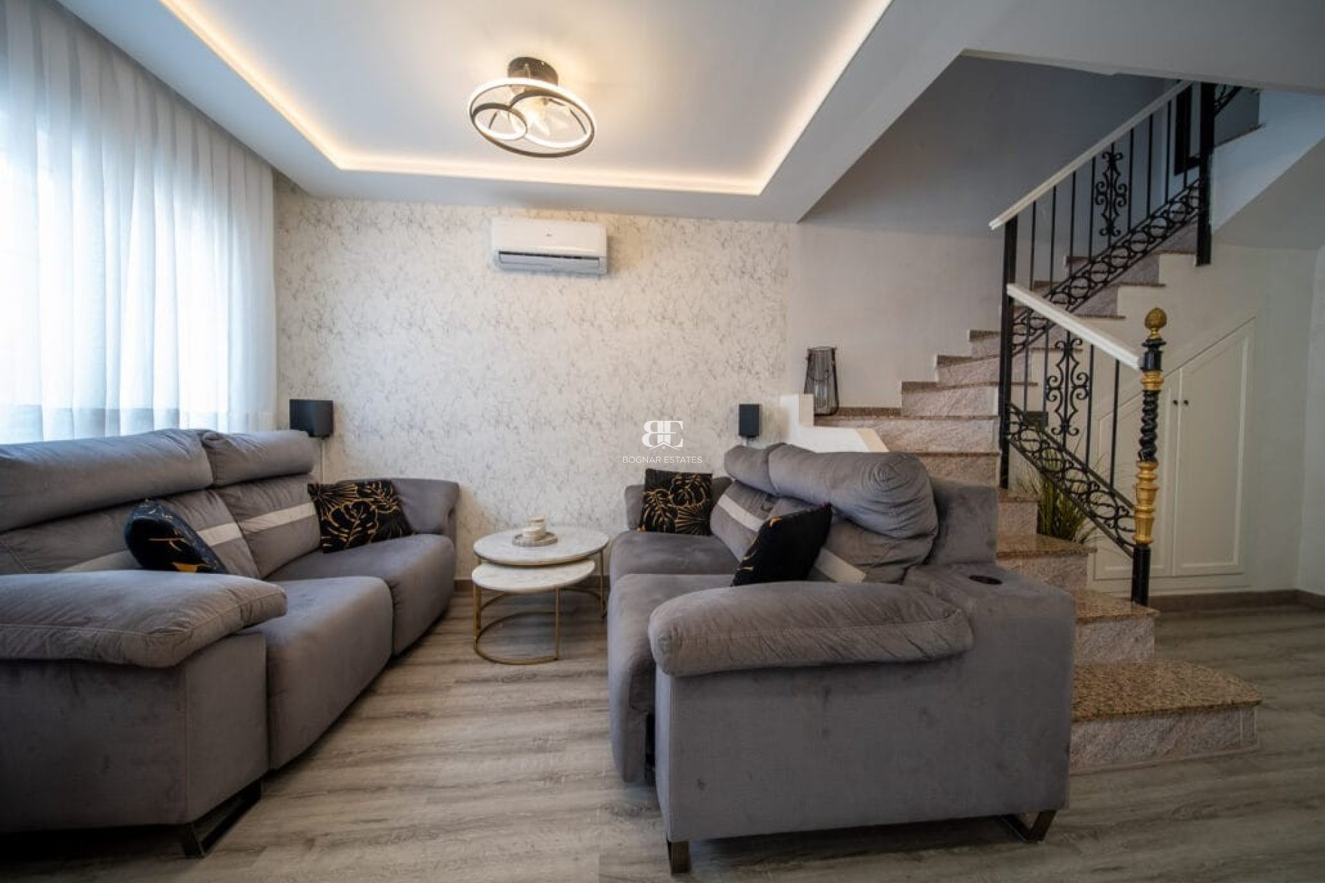 Resale - Townhouse -
Orihuela Costa - Villamartín