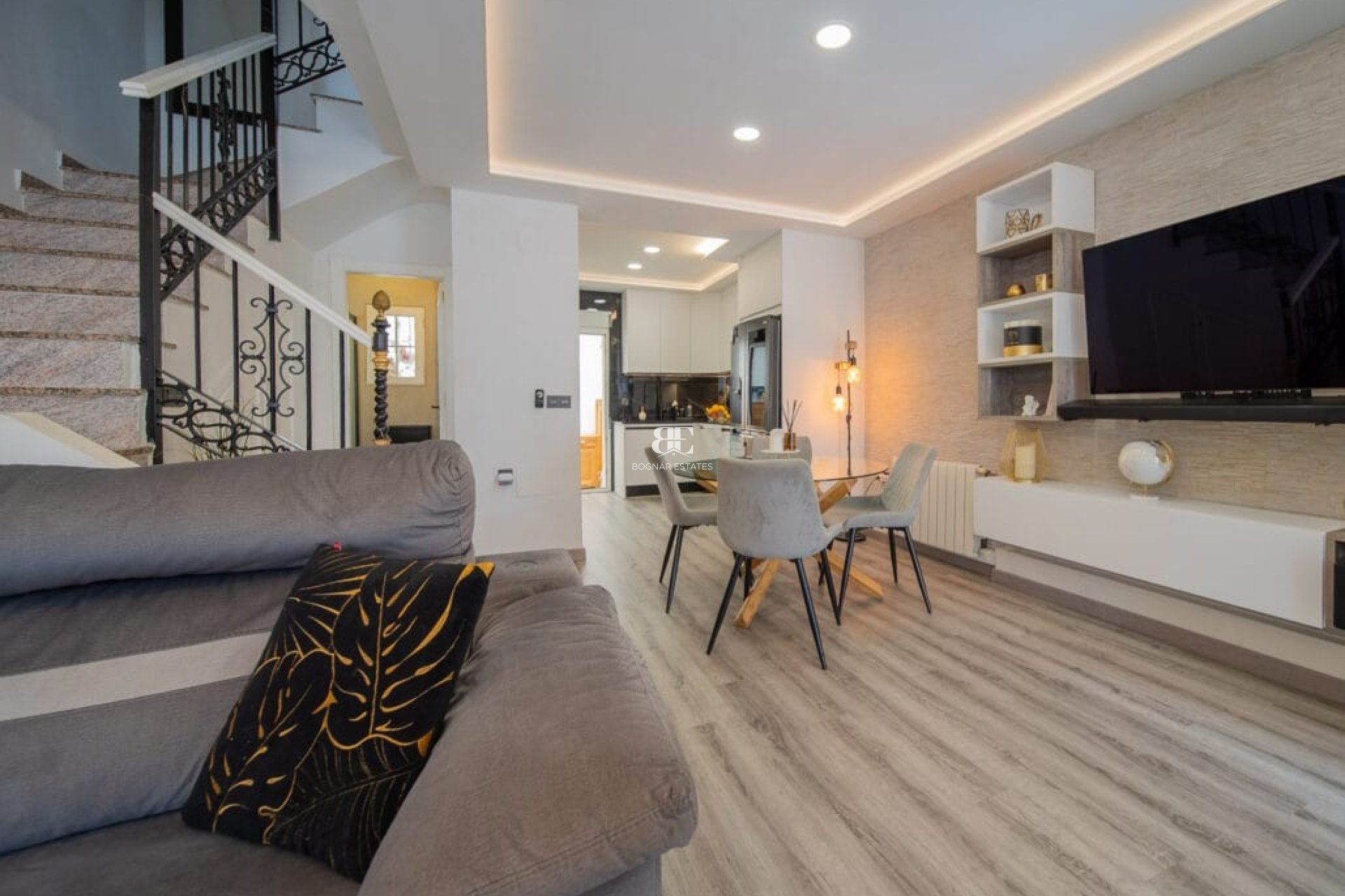 Resale - Townhouse -
Orihuela Costa - Villamartín