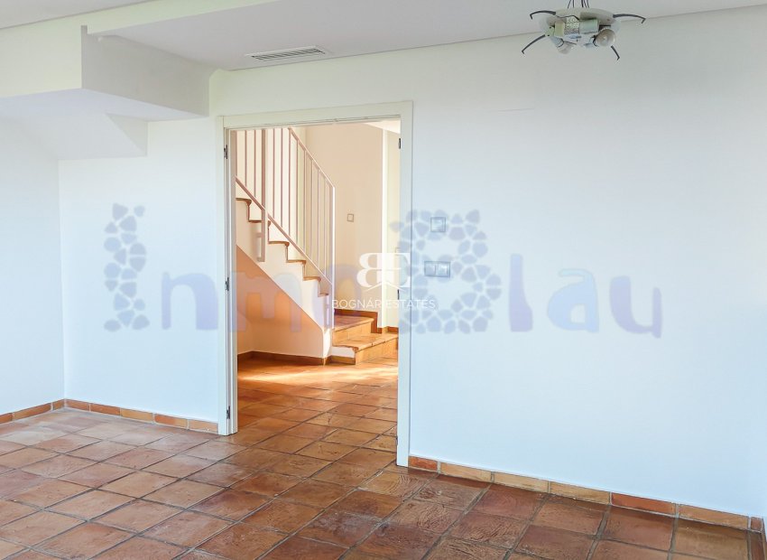 Resale - Townhouse -
Polop - Urbanizacion