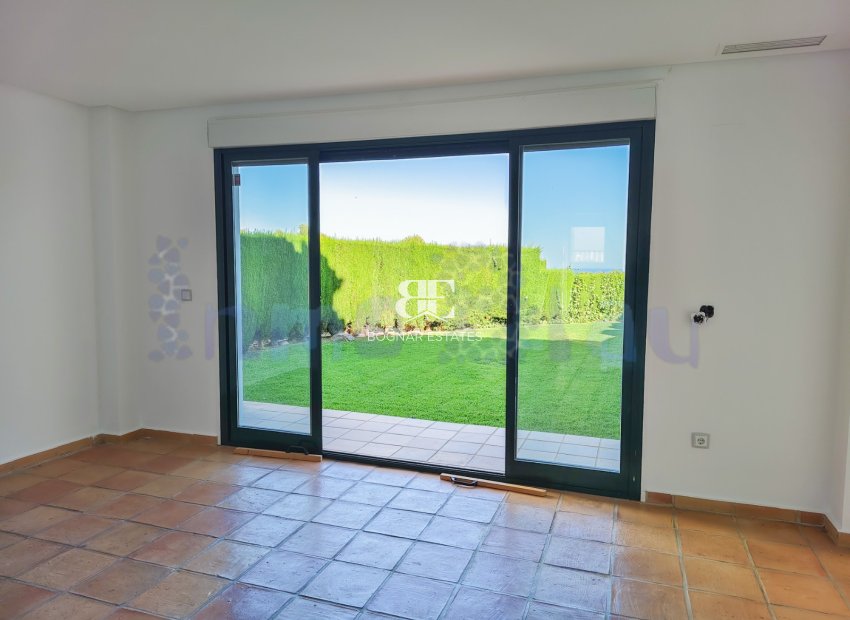 Resale - Townhouse -
Polop - Urbanizaciones