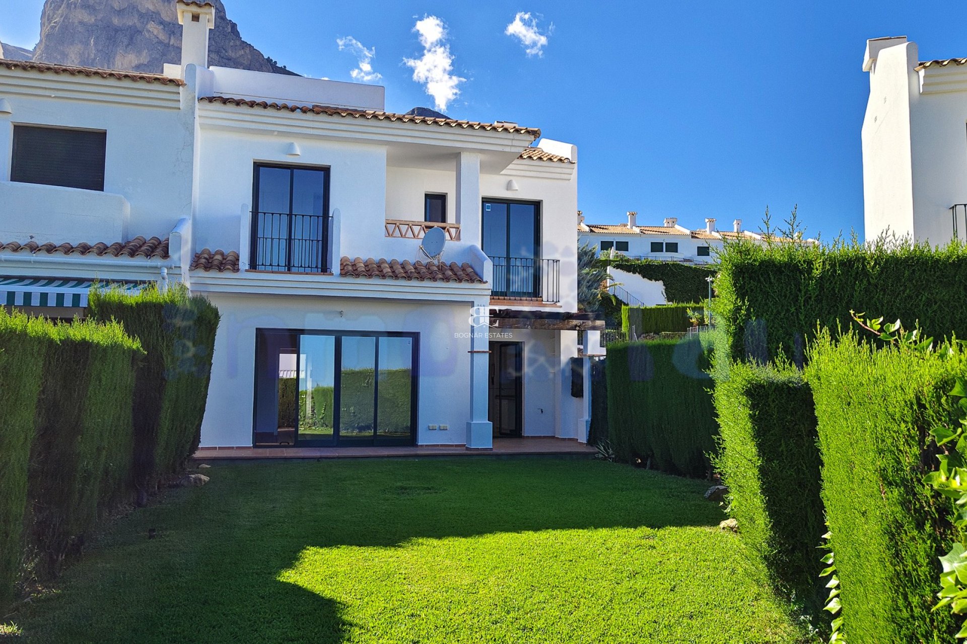 Resale - Townhouse -
Polop - Urbanizaciones