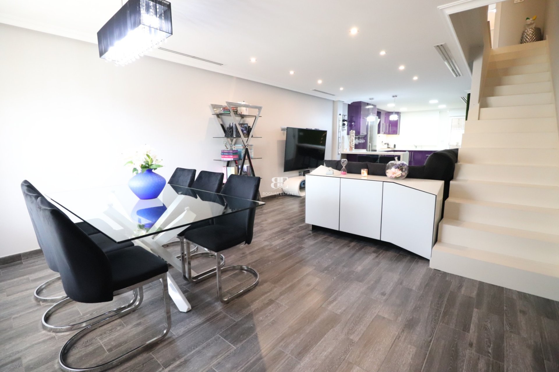 Resale - Townhouse -
Redován - Redovan - Town