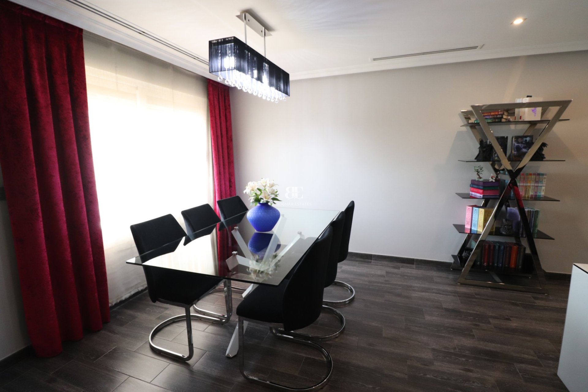 Resale - Townhouse -
Redován - Redovan - Town