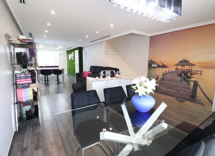 Resale - Townhouse -
Redován - Redovan - Town