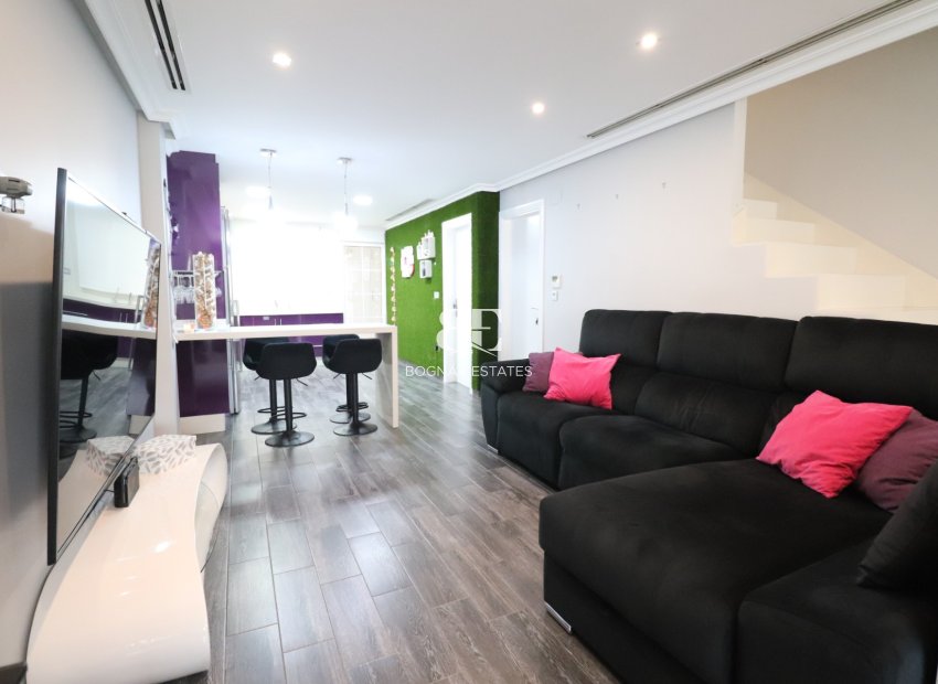 Resale - Townhouse -
Redován - Redovan - Town