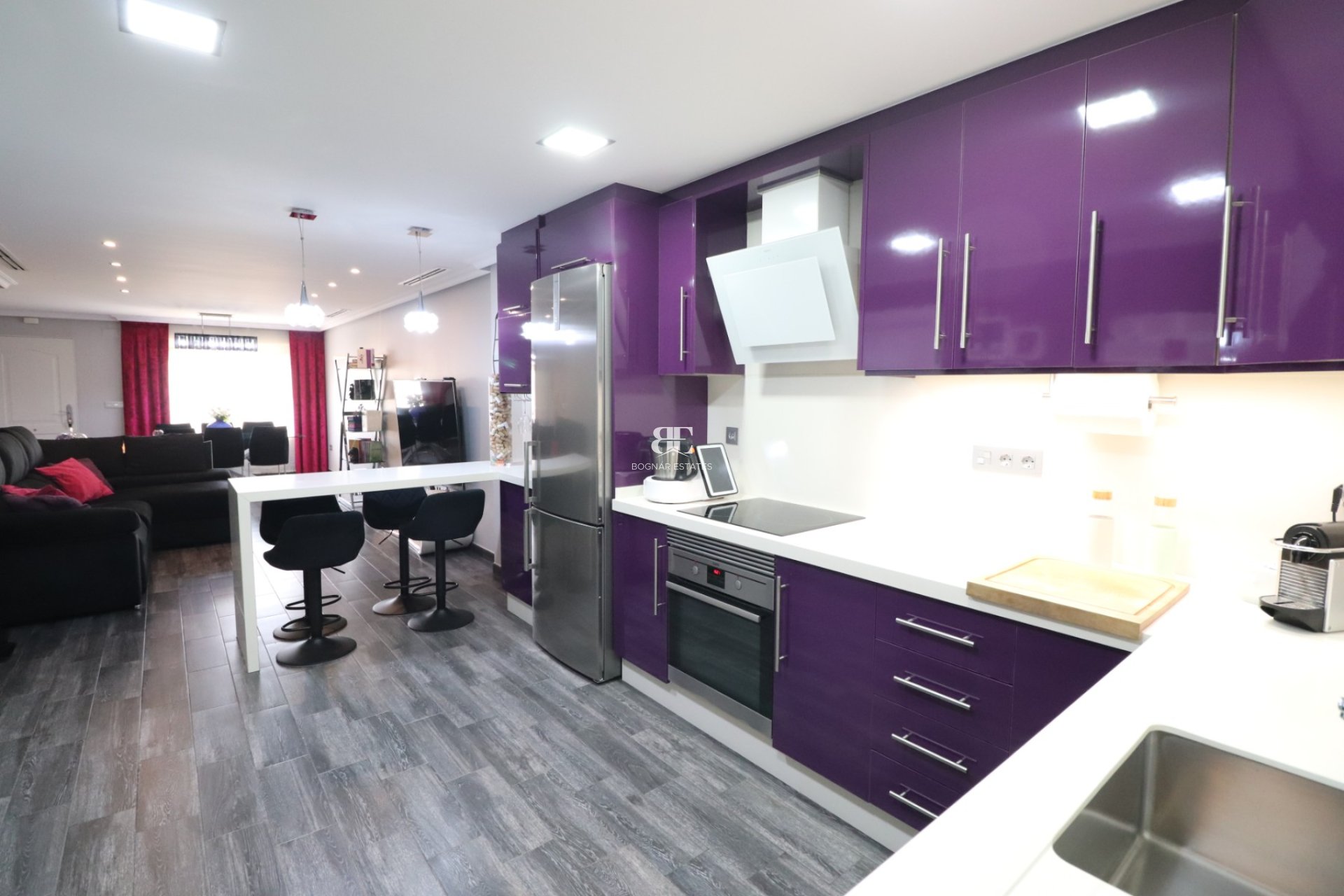 Resale - Townhouse -
Redován - Redovan - Town