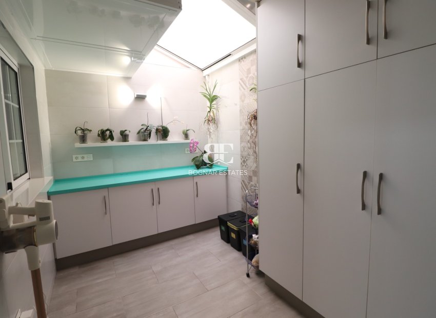 Resale - Townhouse -
Redován - Redovan - Town