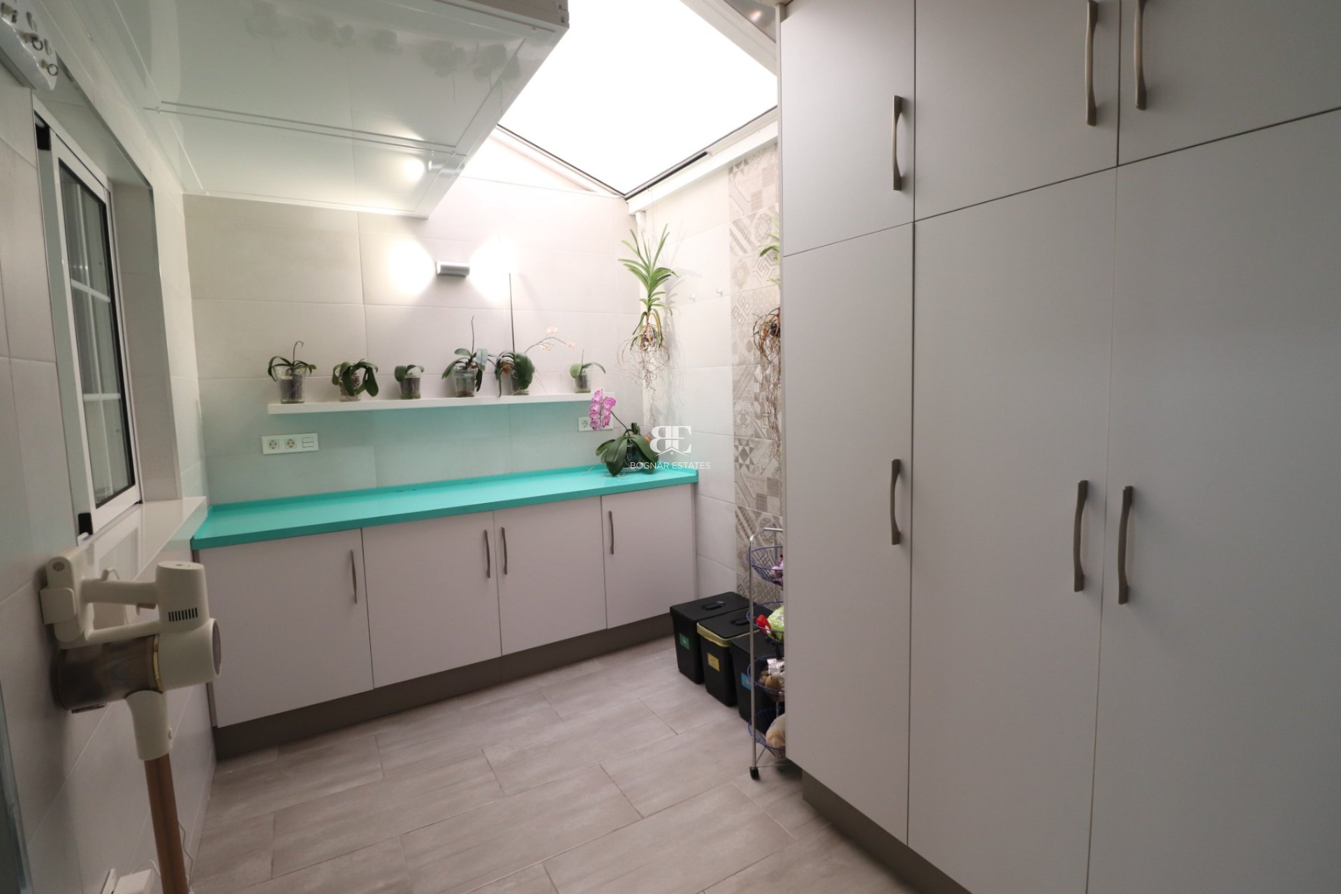 Resale - Townhouse -
Redován - Redovan - Town