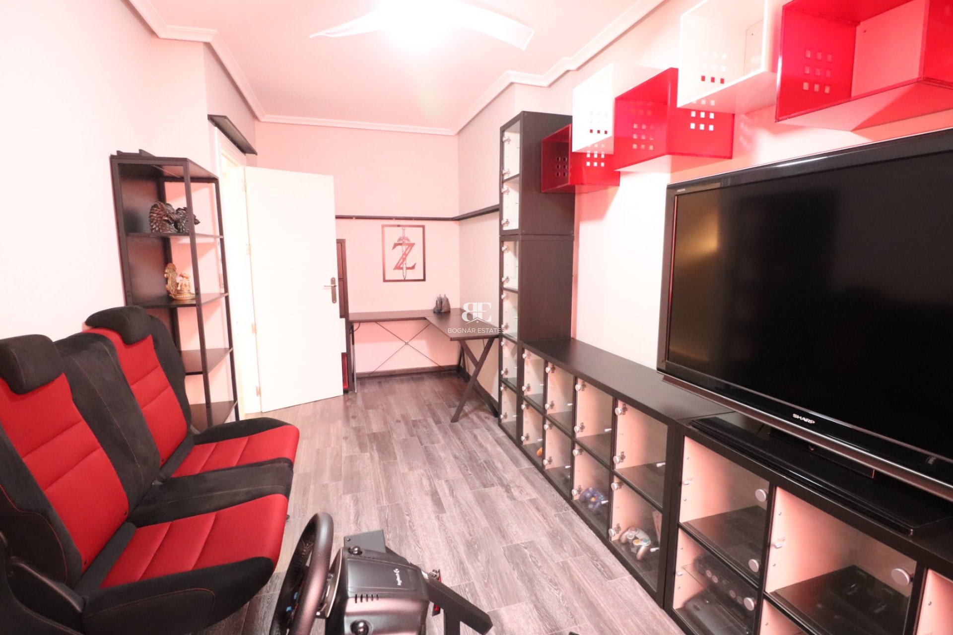 Resale - Townhouse -
Redován - Redovan - Town