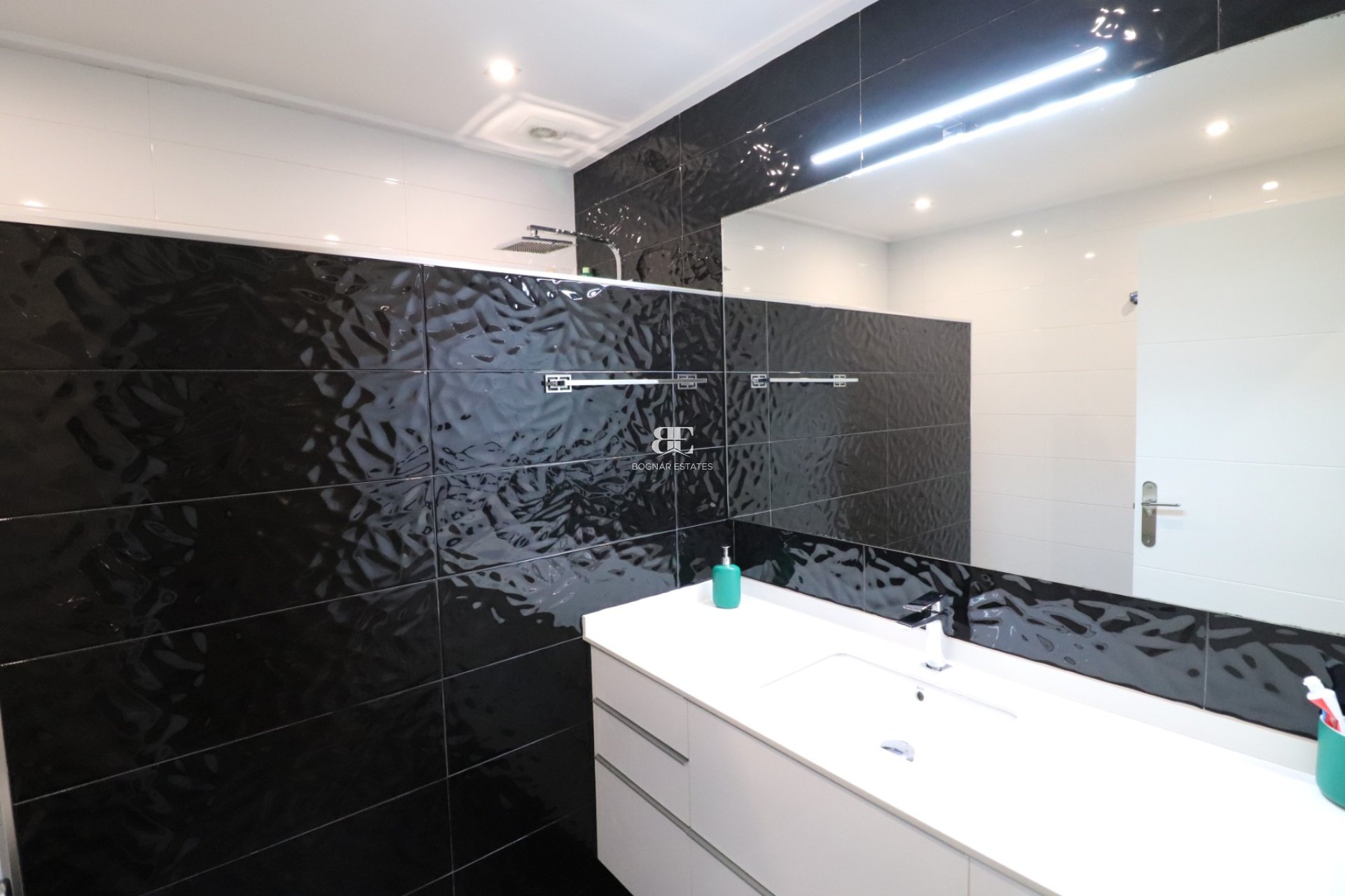 Resale - Townhouse -
Redován - Redovan - Town