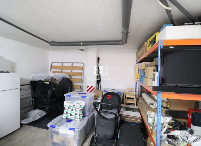 Resale - Townhouse -
Redován - Redovan - Town