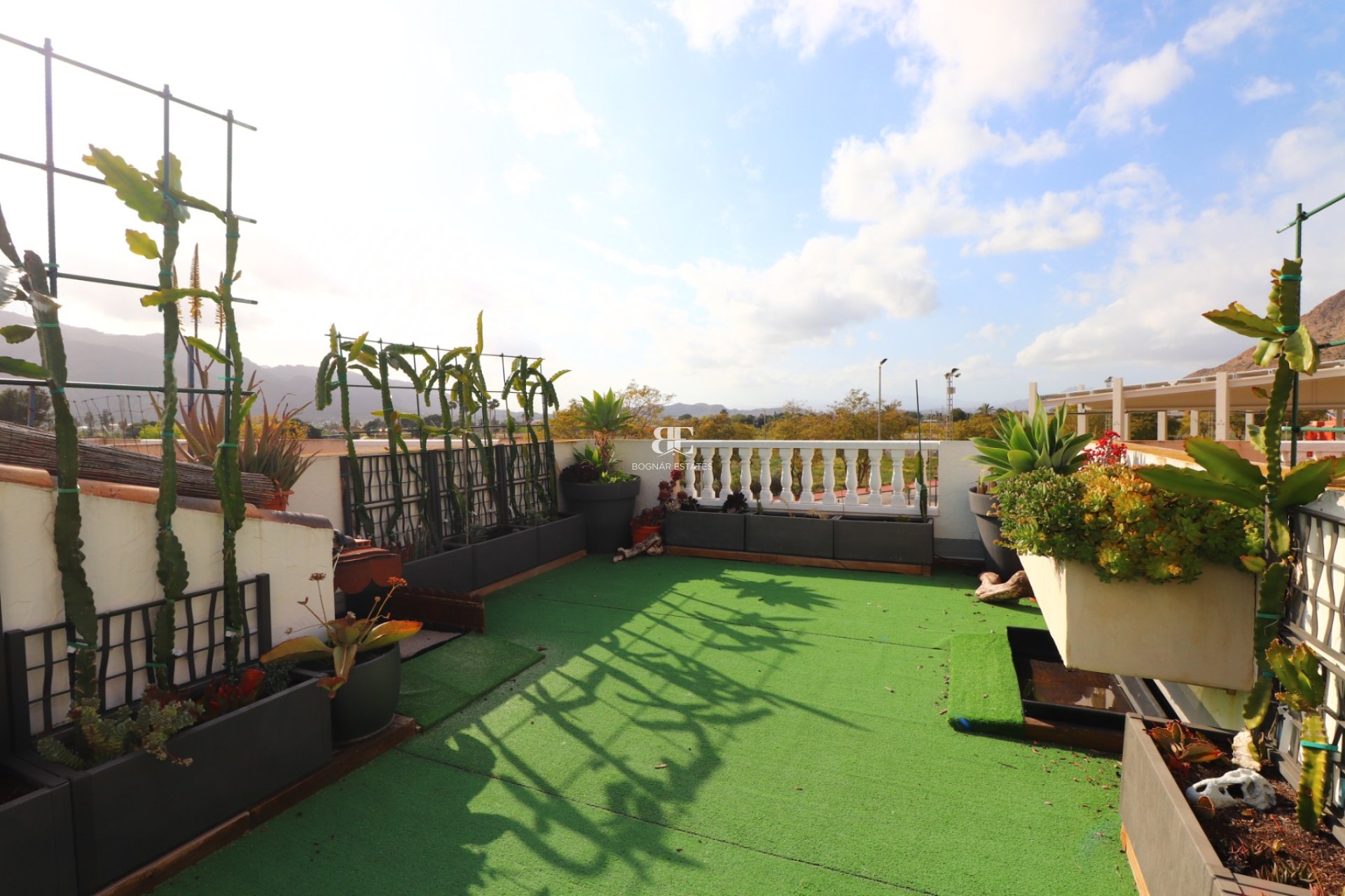 Resale - Townhouse -
Redován - Redovan - Town