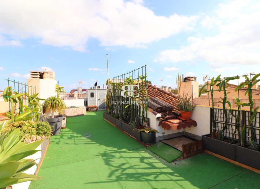 Resale - Townhouse -
Redován - Redovan - Town