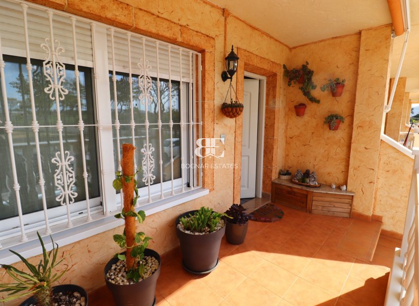 Resale - Townhouse -
Redován - Redovan - Town