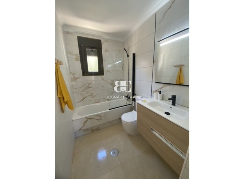 Resale - Townhouse -
San Miguel de Salinas