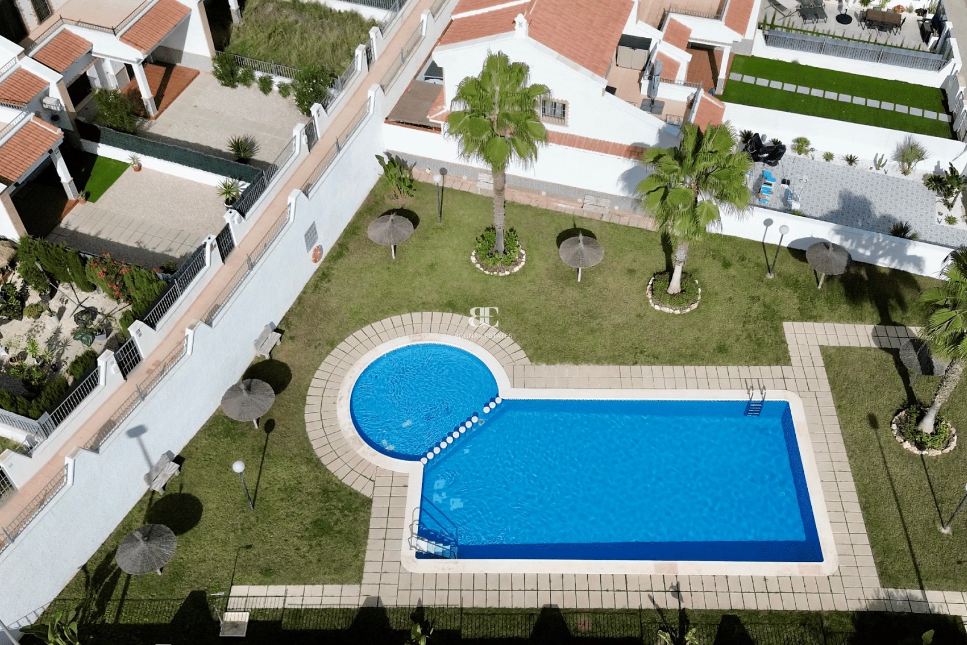 Resale - Townhouse -
San Miguel de Salinas