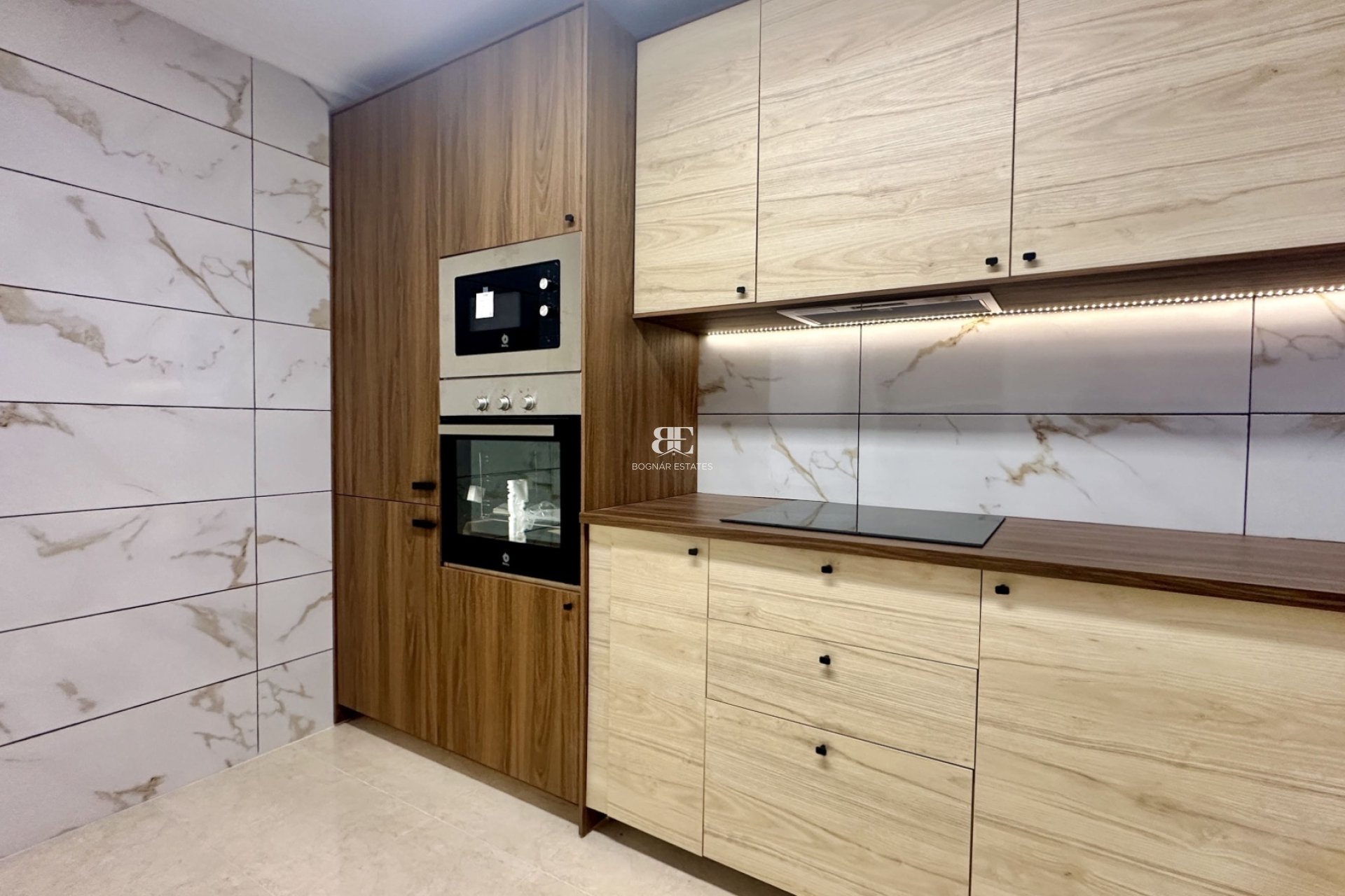 Resale - Townhouse -
San Miguel de Salinas