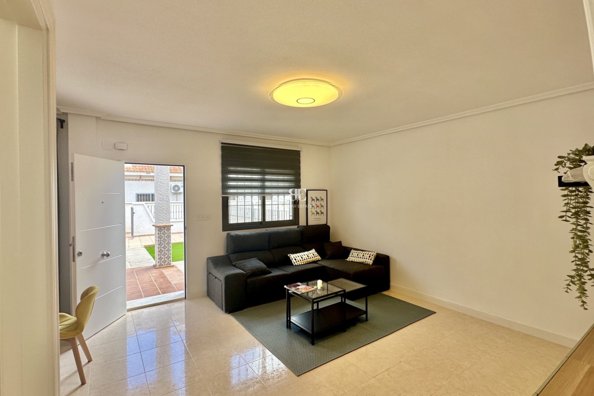 Resale - Townhouse -
San Miguel de Salinas