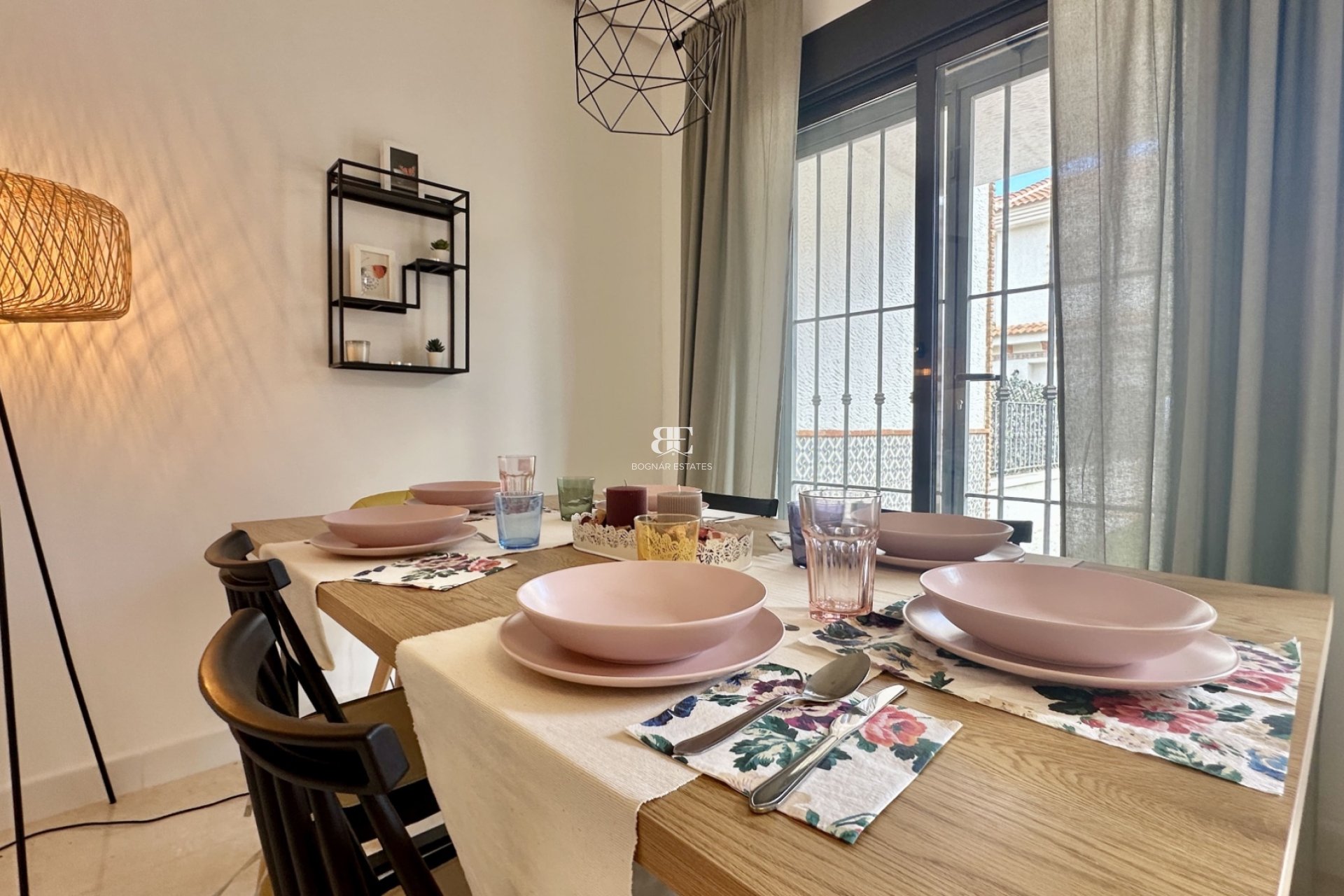 Resale - Townhouse -
San Miguel de Salinas