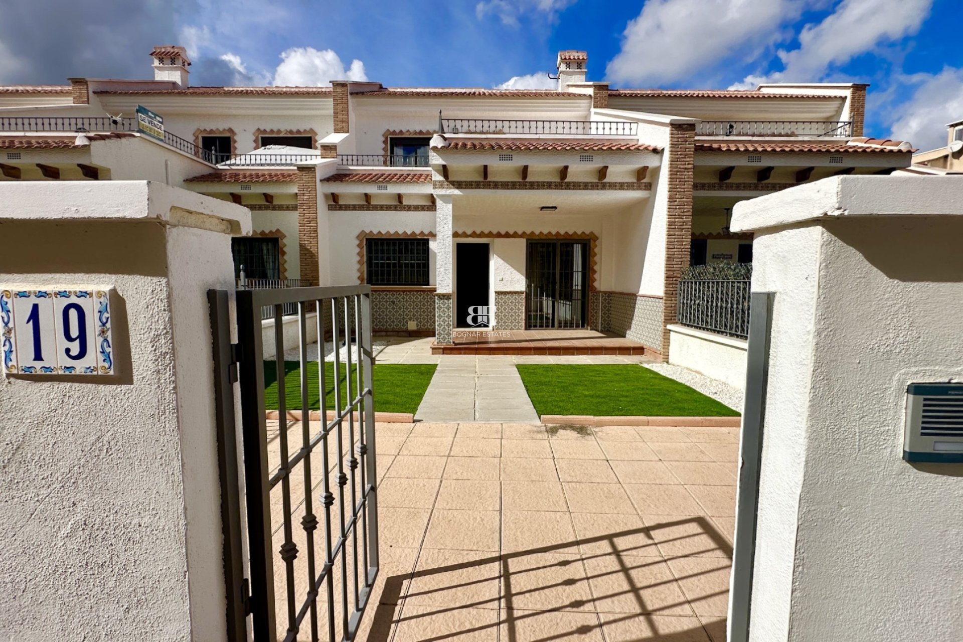 Resale - Townhouse -
San Miguel de Salinas