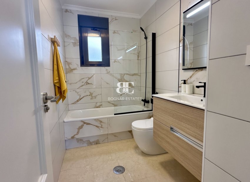 Resale - Townhouse -
San Miguel de Salinas