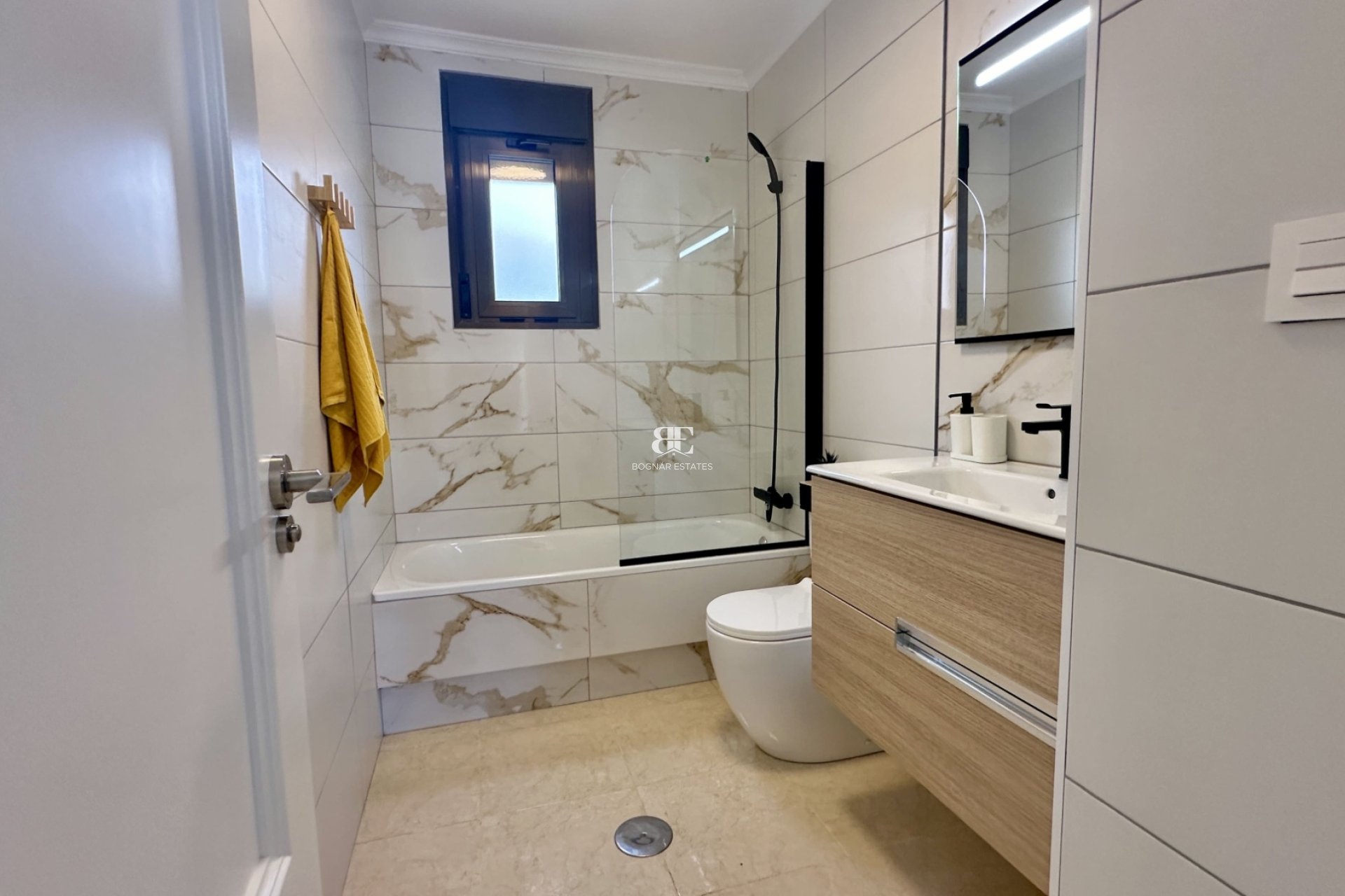 Resale - Townhouse -
San Miguel de Salinas