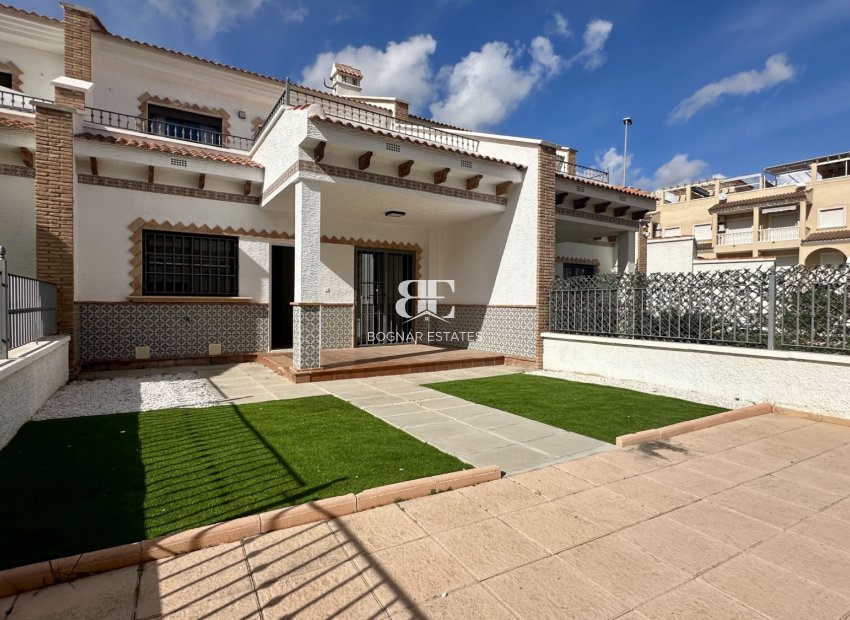 Resale - Townhouse -
San Miguel de Salinas