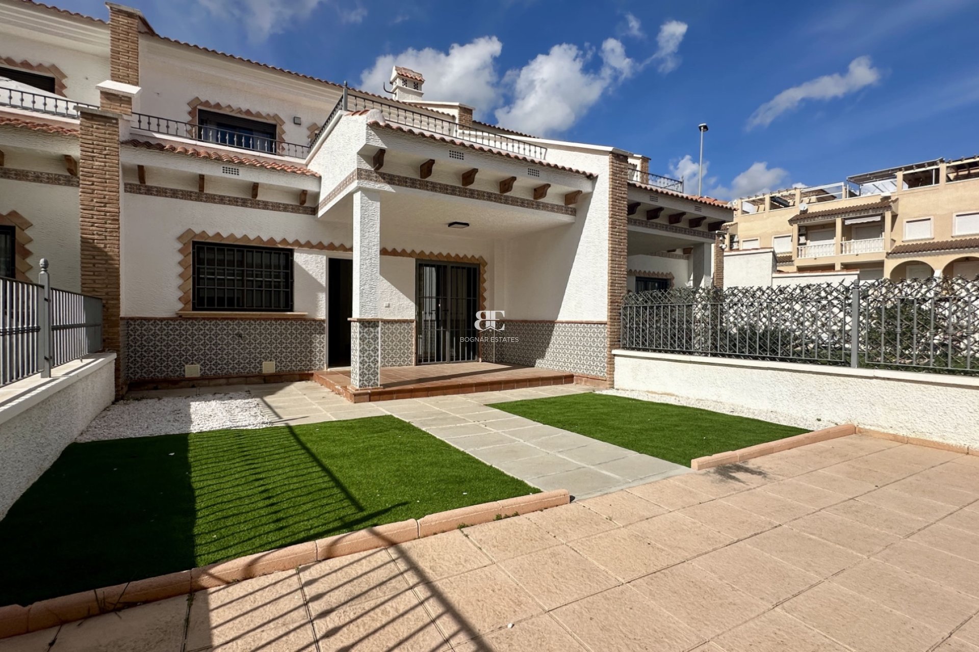 Resale - Townhouse -
San Miguel de Salinas