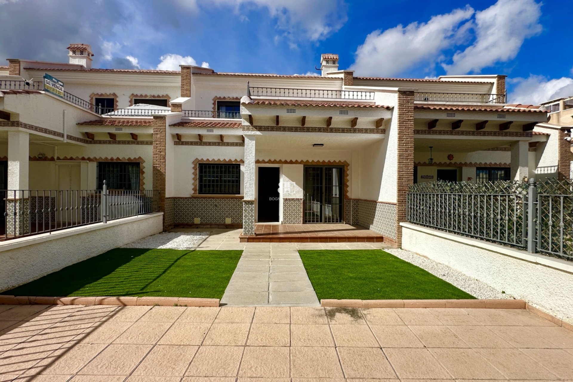 Resale - Townhouse -
San Miguel de Salinas
