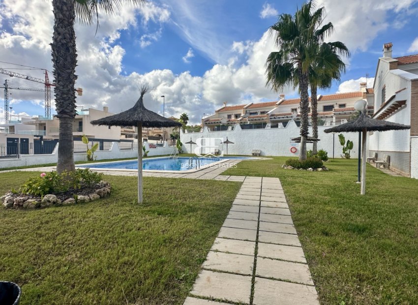 Resale - Townhouse -
San Miguel de Salinas