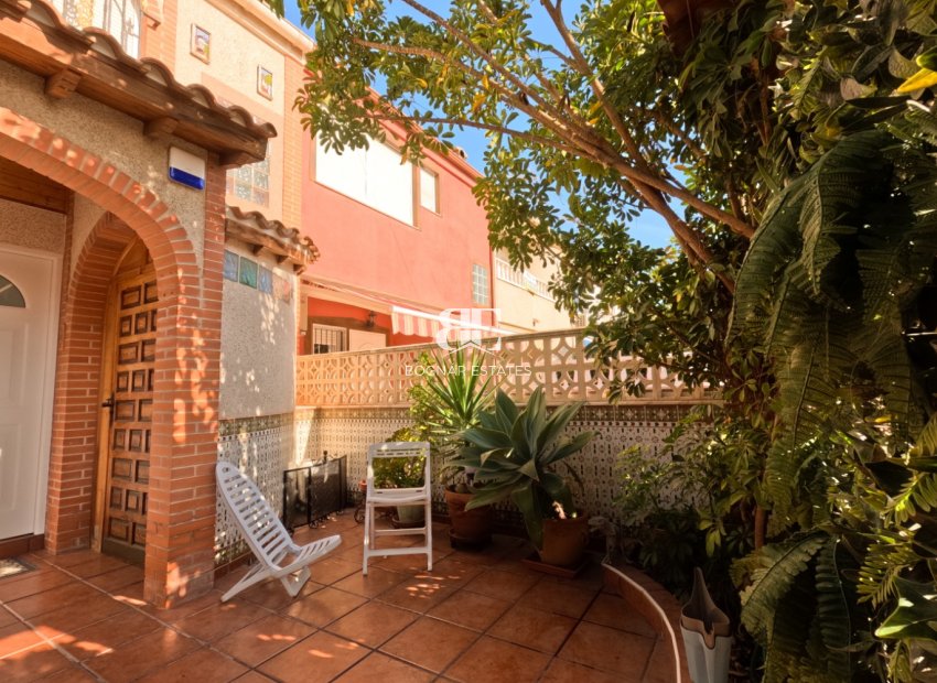 Resale - Townhouse -
Torrevieja - El Acequión - Los Náufragos