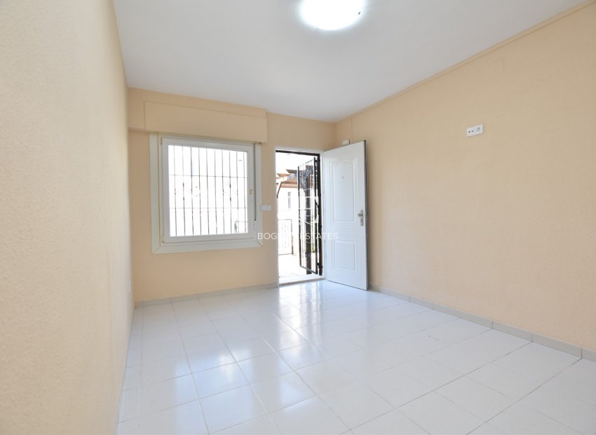 Resale - Townhouse -
Torrevieja - Lago Jardin