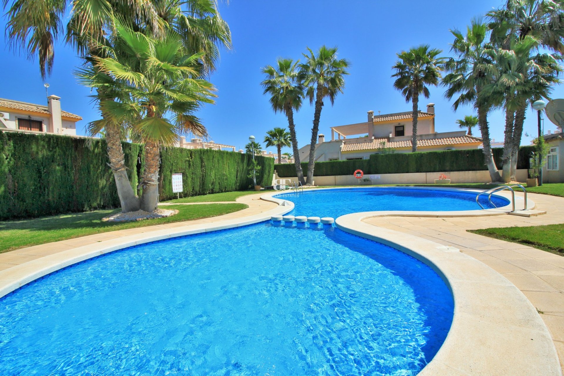 Resale - Townhouse -
Villamartín - PAU 8