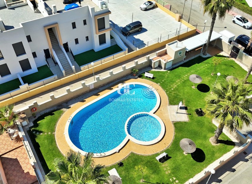 Resale - Townhouse -
Villamartín