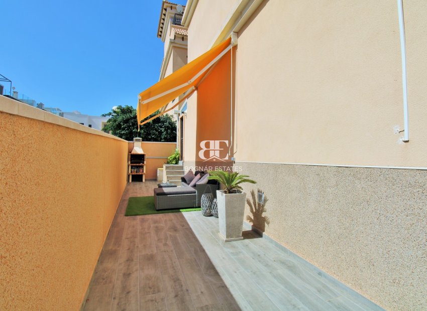 Resale - Townhouse -
Villamartín